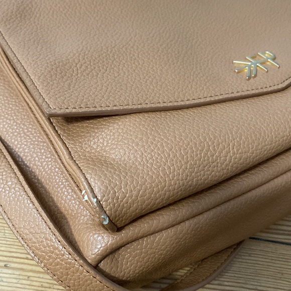 Freshly Picked tan crossbody - Picture 12 of 13